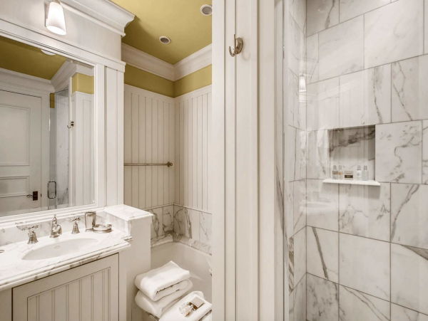 Contemporary Private Three Bedroom Residence In Vail